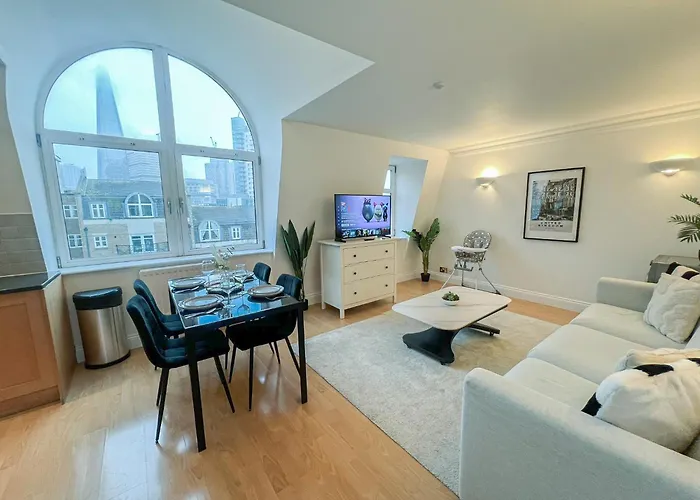3 Bedroom Flat With Free Secured Parking In Borough Near The Shard, Bermondsey