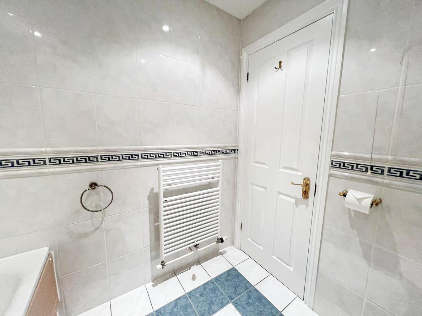 Apartamento 3 Bedroom Flat With Free Secured Parking In Borough Near The Shard, Bermondsey Londres