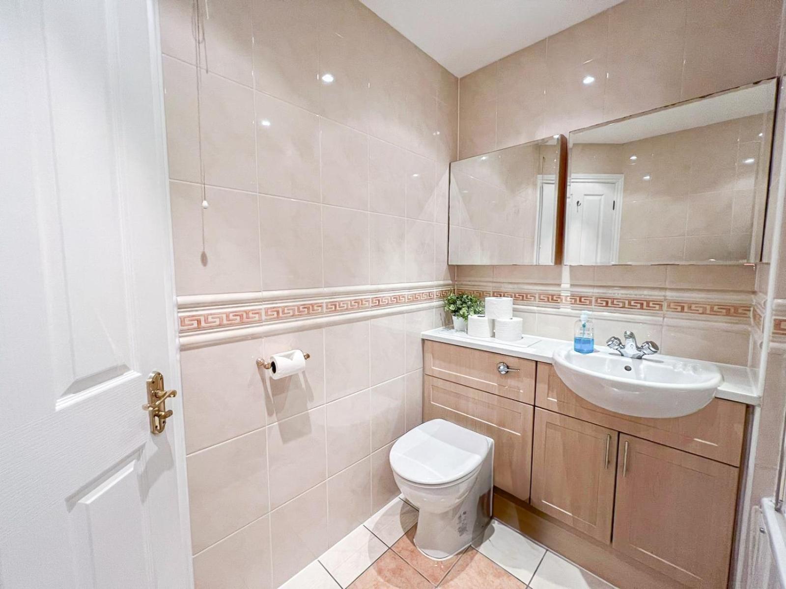 Apartamento 3 Bedroom Flat With Free Secured Parking In Borough Near The Shard, Bermondsey