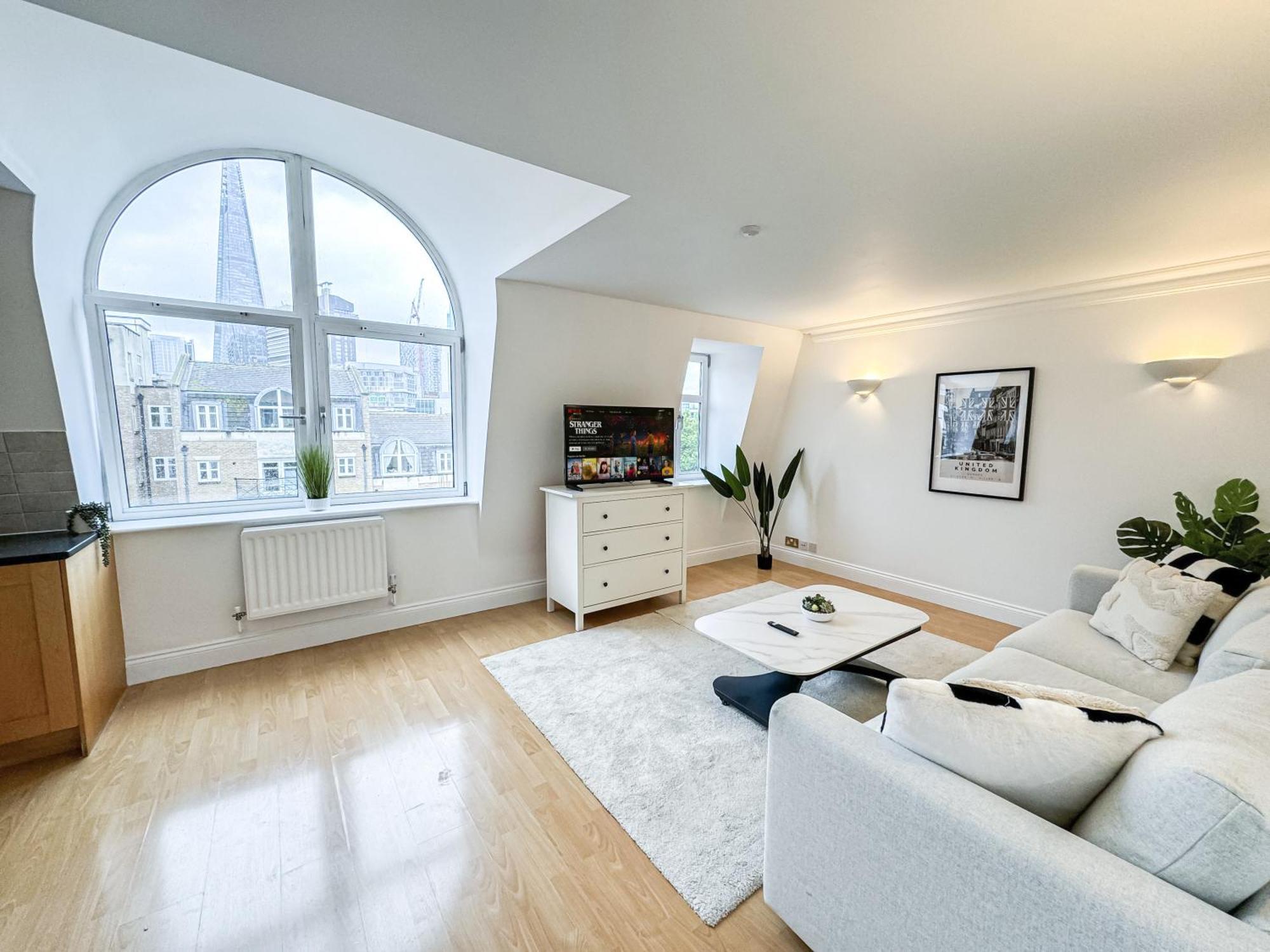 Apartamento 3 Bedroom Flat With Free Secured Parking In Borough Near The Shard, Bermondsey *
